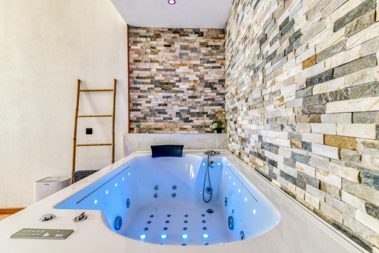 Parenthese Occitane -Wifi - Balneo- Parking Gratuit - Netflix Leilighet Carcassonne Eksteriør bilde